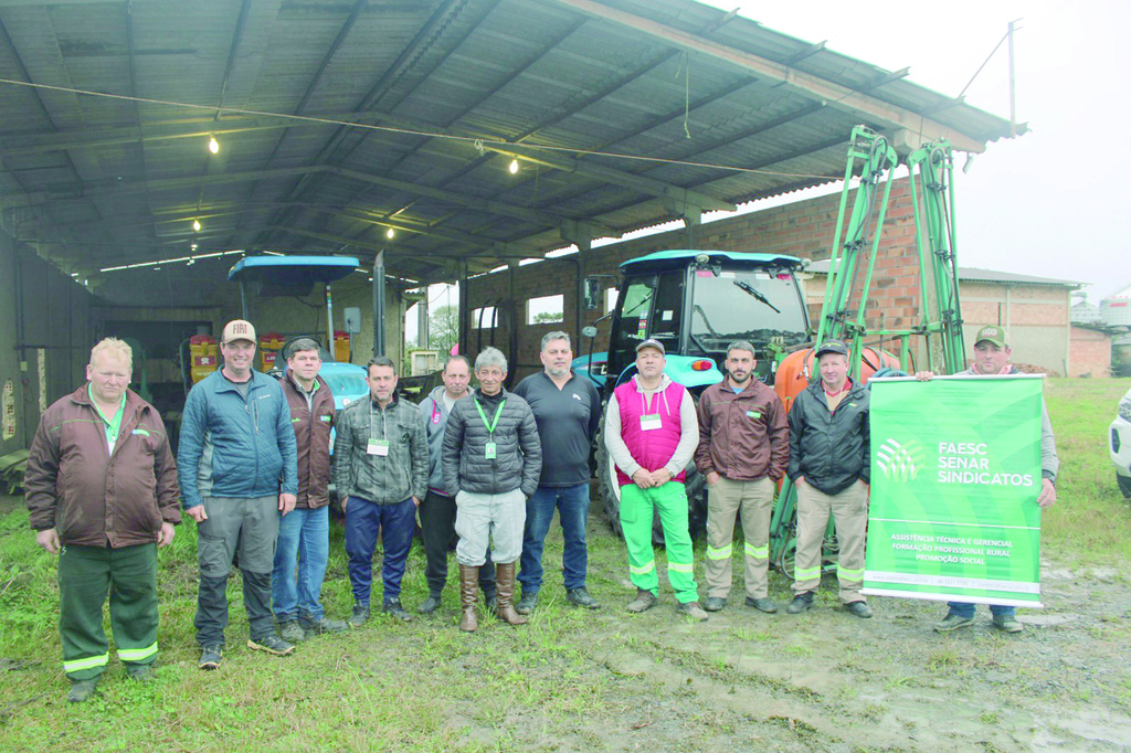 Sindicato Rural realiza curso com tratoristas e mecânicos da Secretaria de Agricultura