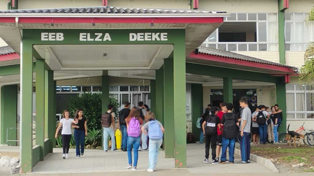 Ano letivo começa com quase 4 mil alunos em Otacílio Costa